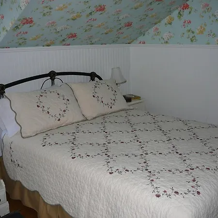 Gables Bed & Breakfast-3